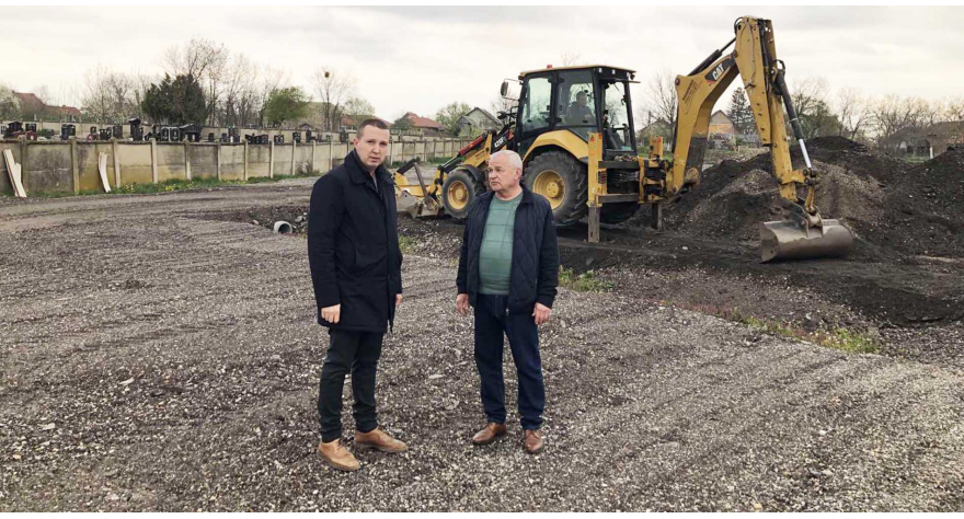 Уређен и проширен паркинг код гробља у Шимановцима