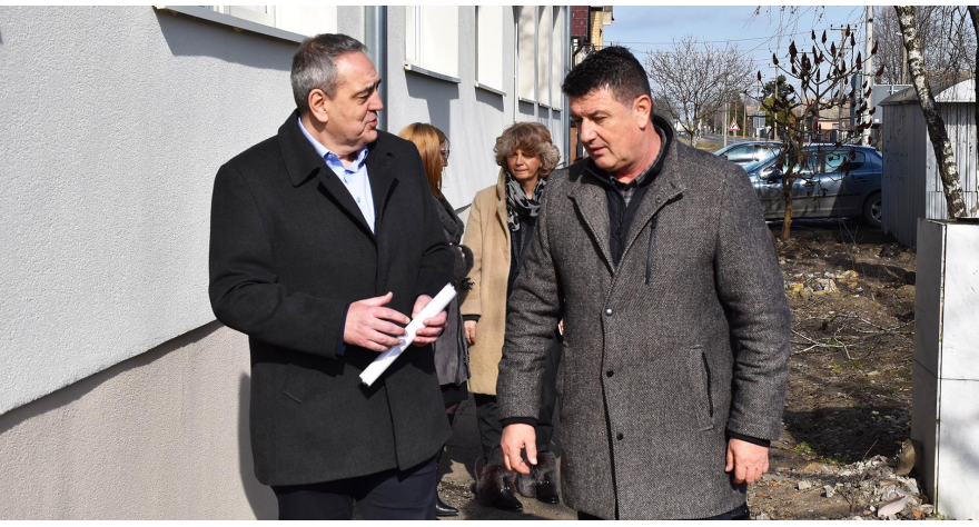 Пријатнији боравак и мањи трошкови у школи у Огару (Видео)