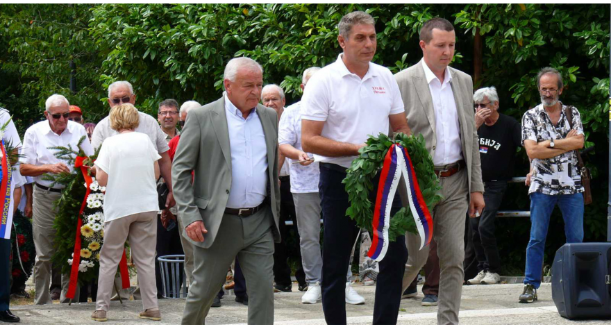 Пећиначка делегација положила венац на спомен обележје Слобода